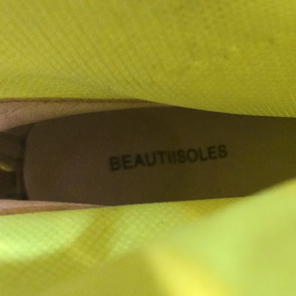 Neon yellow BEAUTIISOLES booties - Picture 5 of 6